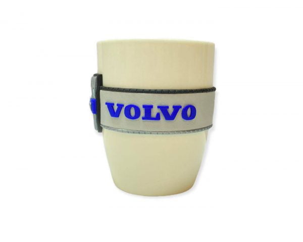 Puodelis dekoruotas modelinu “Volvo”