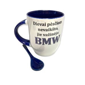 Puodelis su šaukšteliu “Dievai pėsčiomis nevaikšto, jie važinėja BMW”