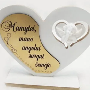 Pastatoma širdis “Mamytei, mano angelui sargui žemėje””