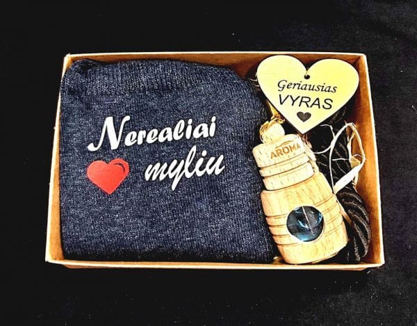 Rinkinukas “Nerealiai myliu”