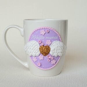 Puodelis dekoruotas modelinu „Krikšto mamai”  balti angelo sparnai