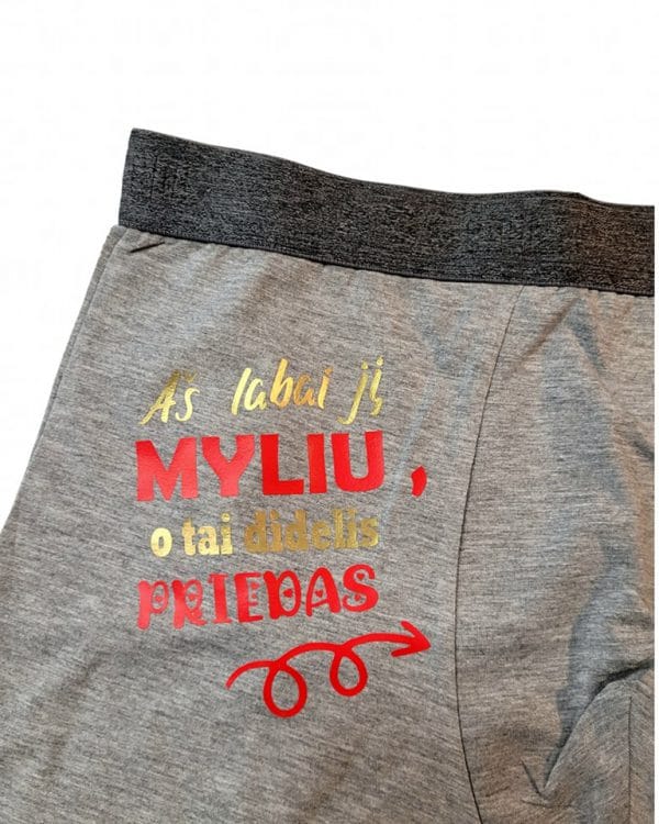 Apatiniai “Aš labai jį myliu”