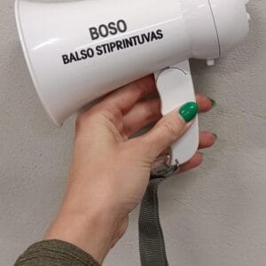 Puodelis „Jis nekelia balso. Jis pakelia standartus. Bosas” (Kopija)